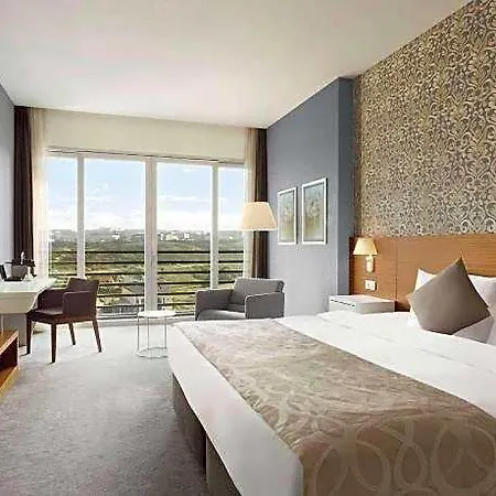 Wyndham Istanbul Airport מלון גבזה