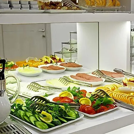 Wyndham Istanbul Airport מלון 5*