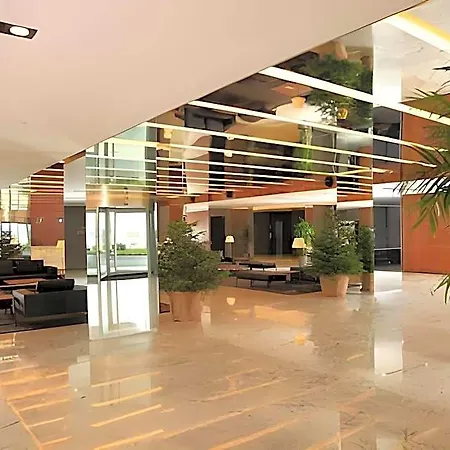 Wyndham Istanbul Airport 5*