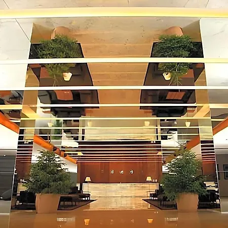 Wyndham Istanbul Airport מלון גבזה