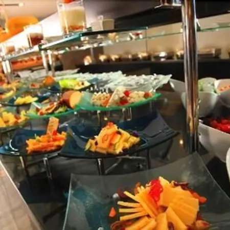 Wyndham Istanbul Airport 5*