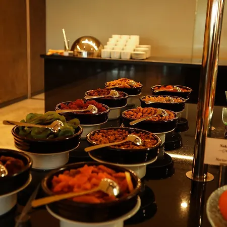 Ramada Plaza By Wyndham Istanbul Airport Otel 5*
